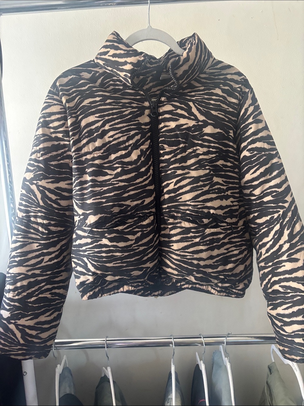 H &M Womens Black & Cream Zebra Puffer Jacket
